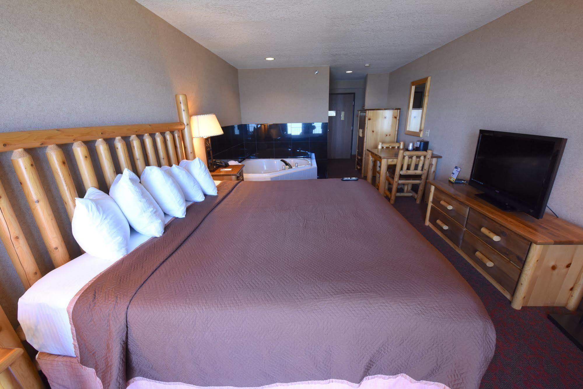 บริดจ์ วิสตา บีช โฮเต็ล แอนด์ คอนเวนชั่น เซ็นเตอร์ Hotel แมคคินอซิตี้ ภายนอก รูปภาพ